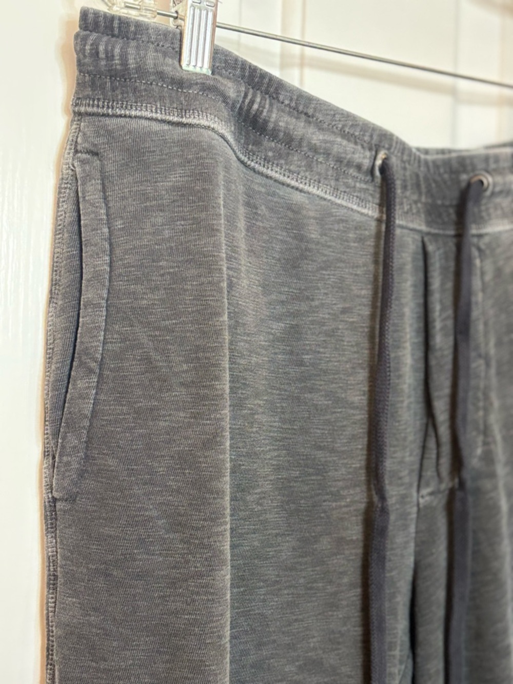 James Perse Men's Charcoal Gray Lightweight Drawstring Joggers size 2/M - Picture 3 of 11